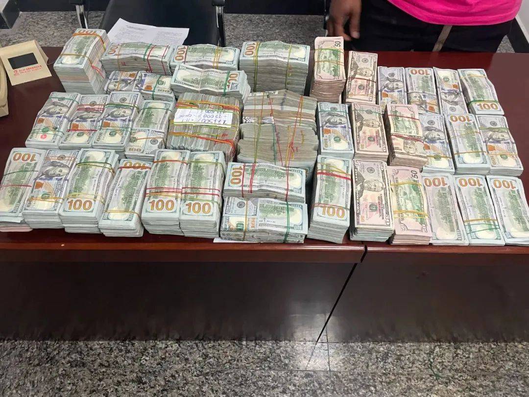 行李箱装着180万元美金，未申报！广州海关查获一旅客违规携带超量货币入境