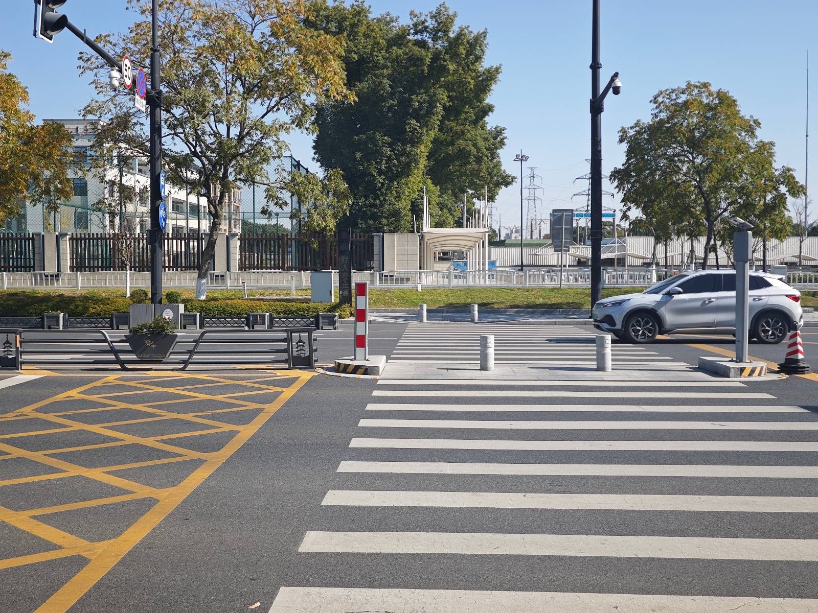 45岁知名胸外科主任车祸去世，肇事者方希望取得谅解，家属：他每天至少两台手术，很晚回家吃饭