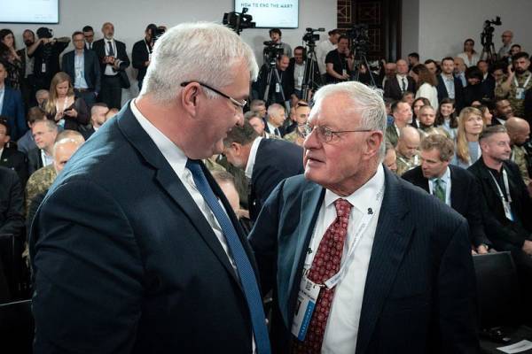 美国俄乌问题特使泼脏水：要是中国停止援助，战争明天就结束